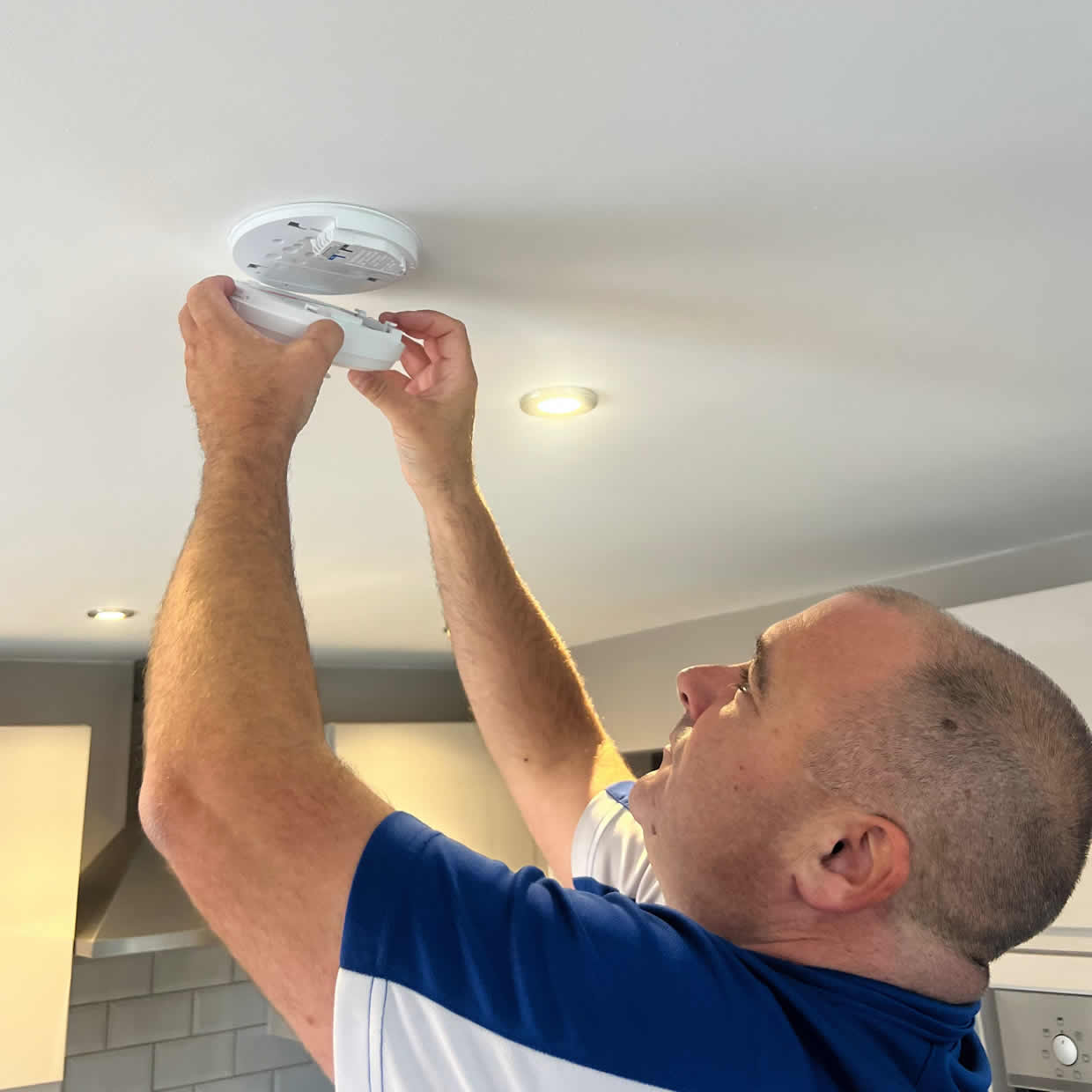 Professional smoke and heat alarm installation in Livingston